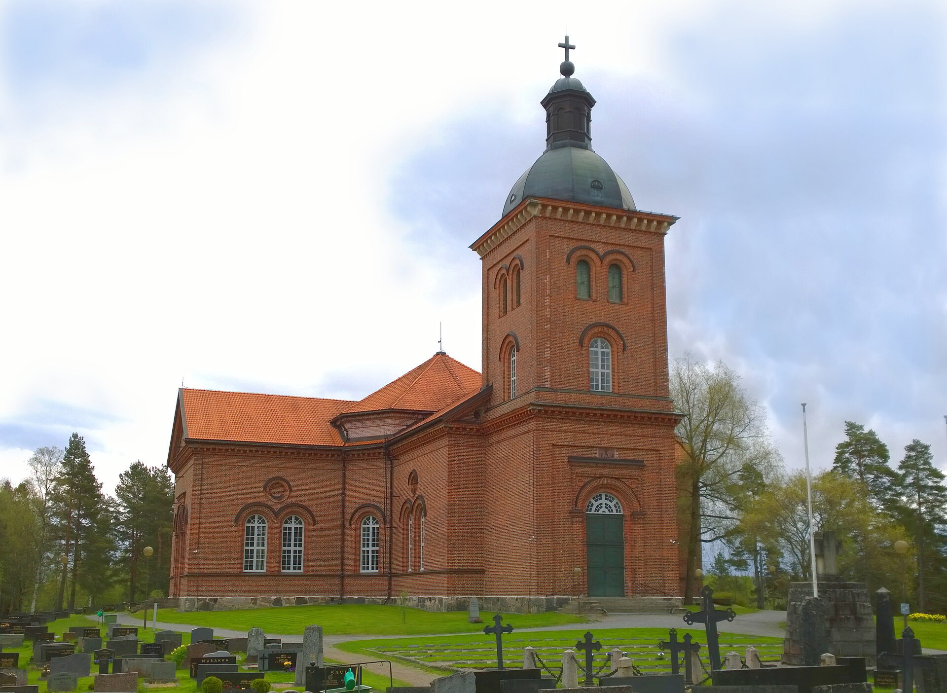 Mouhijärven kirkko vuonna 2015 kuva: Wikipedia.